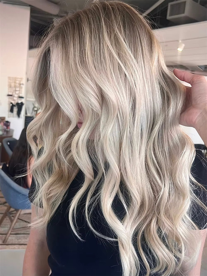 Lange wellige Synthetik-Perücke, Balayage Platin Aschblond, Damen - Bild 2