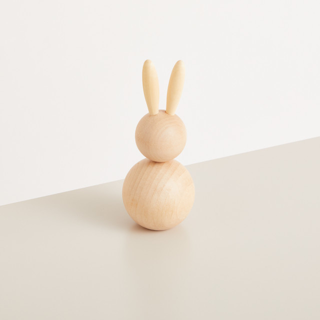Großer Holzhase von BLUME2000 in Natur Braun und Beige als rustikale Osterdekoration für den Tisch - Bild 1