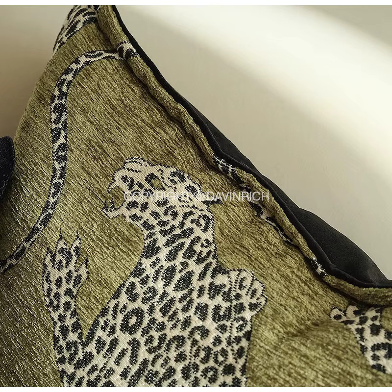 Davinrich Luxus Lendenkissenbezug Royal Menagerie Kollektion mit Leoparden-Motiv in Grün - Bild 2