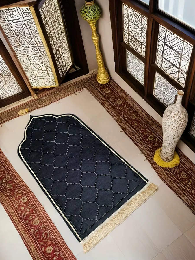VIKAMA Gebetsmatte mit Quastendesign in Schwarz, orientalisches geometrisches Design, faltbar und leicht für Heimgebet oder Outdoor-Nutzung - Bild 2