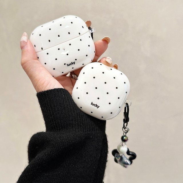 Schutzhülle für Samsung Galaxy Buds 4 Pro 3 Pro 2 Pro FE Live mit minimalistischem Schwarz-Weiß Polka Dot Muster und Stern-Anhänger - Bild 1