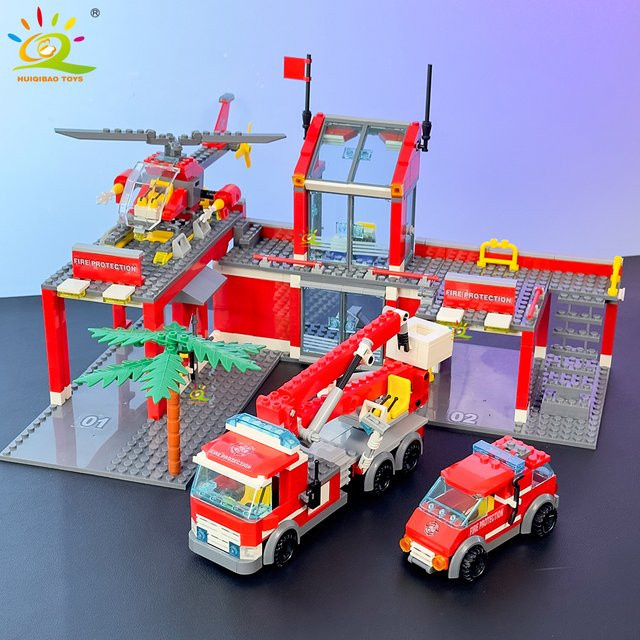 HUIQIBAO Feuerwache mit Hubschrauber und Feuerwehrauto Bausteine Set, 756 Teile, Rot - Bild 1
