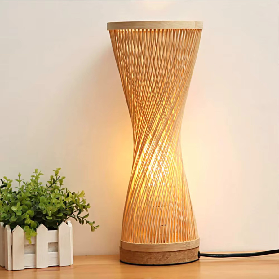 JOYINLED Handgefertigte Tischleuchte aus Bambus und Rattan in Braun, rustikaler Stil für Wohnzimmer und Schlafzimmer, Durchmesser: 15 cm - Bild 2