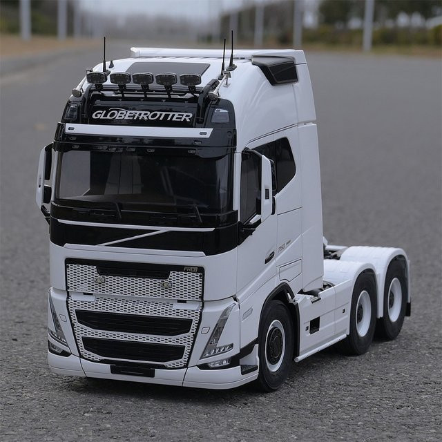 JUWUBA RC-Truck LED-Scheinwerfer-Kit, 1:14, Volvo, Zubehör - Bild 1