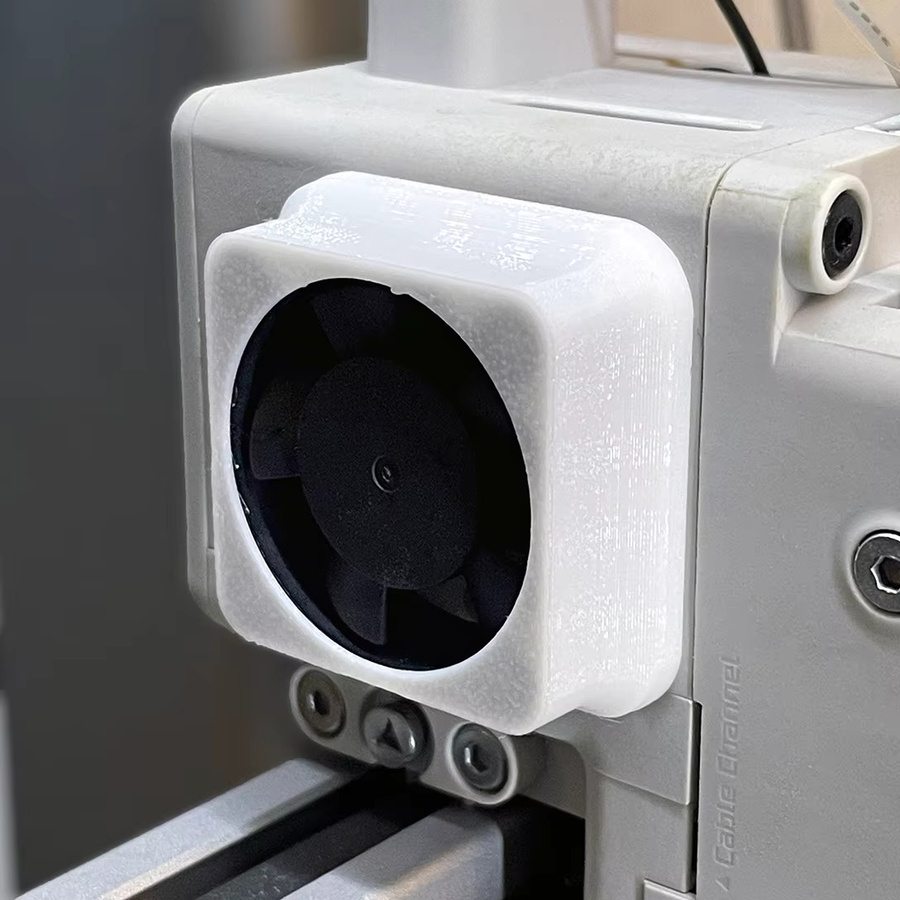 InnoTech Extrusionsmotor-Kühlkit für Bambu Lab A1 und A1mini in Weiß mit Auto-Start-Stopp-Funktion und geräuscharmem Lüfter - Bild 3