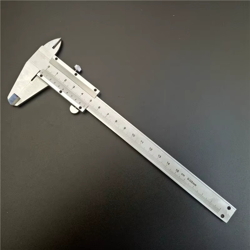 Digitaler Metall Messschieber in Silber mit 150 mm Messbereich für professionelle Messungen in der Holzbearbeitung - Bild 3
