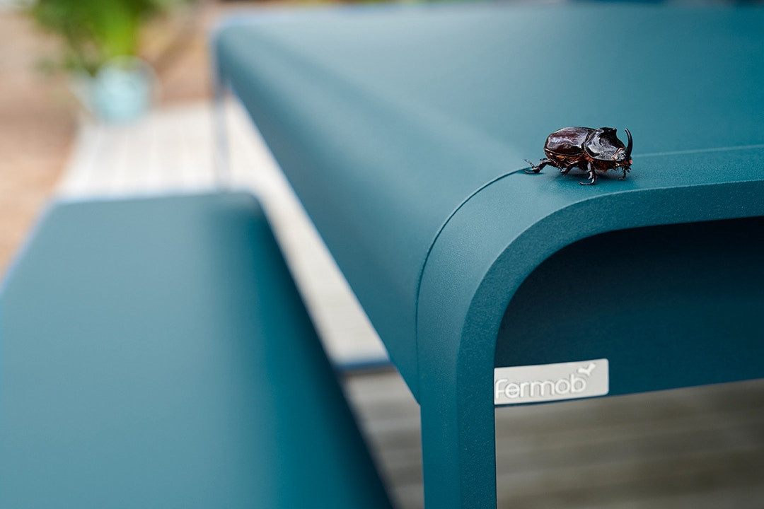 Fermob Bellevie Tisch aus Aluminium in Türkis für Garten und Außenbereich - Bild 2