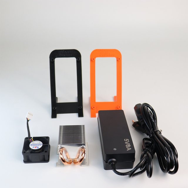 Bitaxe Gamma 601/602 Zubehörset in Orange mit Kühler, Halterung, Lüfter und 5V8A Netzteil - Bild 1