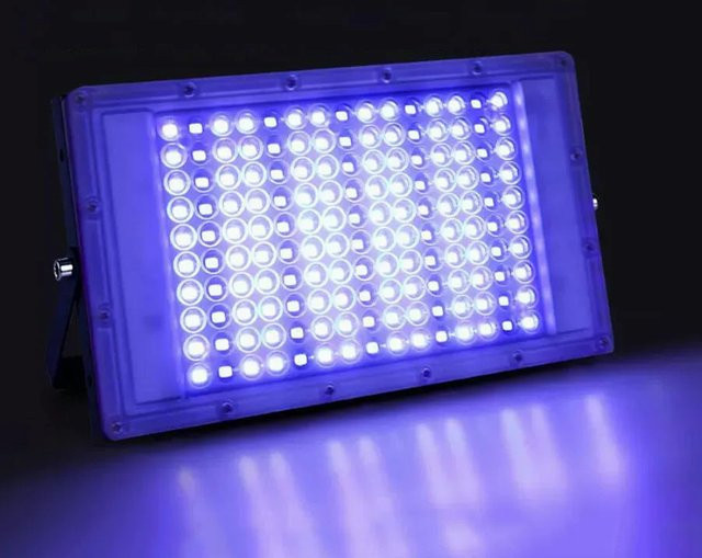 PAMNNY UV LED Flutlicht Schwarz Wasserdicht für Outdoor Garten und Party - Bild 1