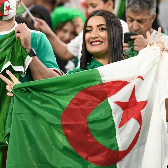 LeaFLAG Algerien-Flagge Nationalflagge Banner in Grün, B x H: 90 x 150 cm - Bild 1