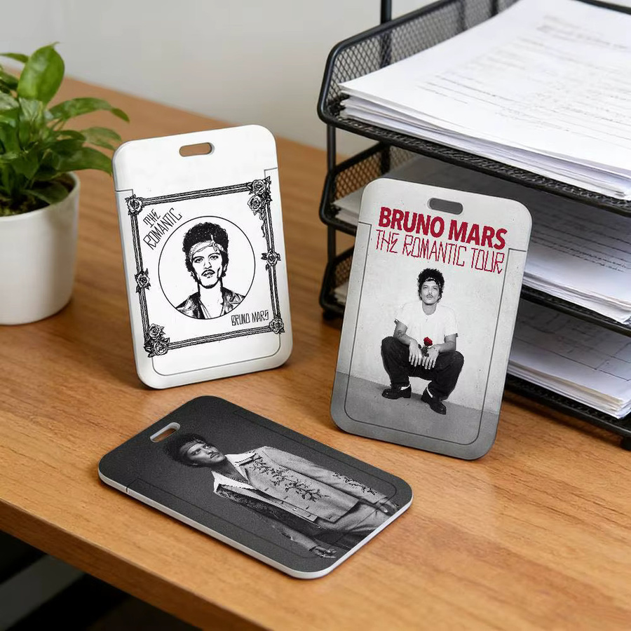 Bruno Mars The Romantic Kartenhalter mit Schlüsselbändern aus Kunststoff - Bild 5