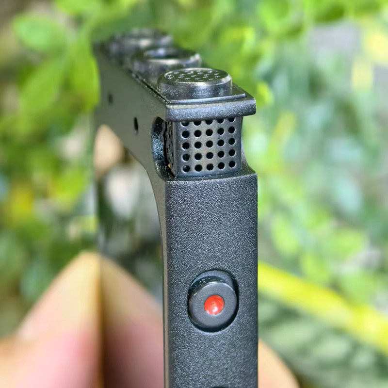 Famue Pro Diktiergerät in Schwarz mit Bluetooth 5.4 und 3072 kbps PCM-Audio für Interviews und Besprechungen - Bild 2