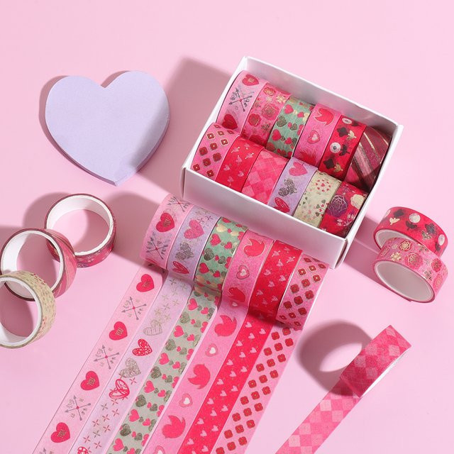 Washi Tape Set Valentinstag mit 12 Rollen in Gold und Pink, dekoratives Klebeband mit Blumen- und Herzmustern für Journaling, Scrapbooking und DIY-Geschenke - Bild 1