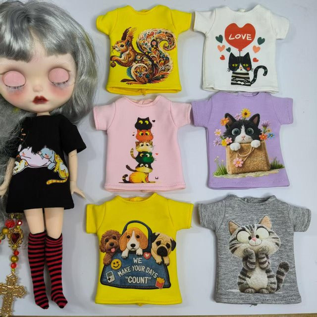 FJ&LUK HOUSE Puppenkleidung, kurzes T-Shirt mit Cartoon-Print, gestreifte Socken, 2-teiliges Set - Bild 1