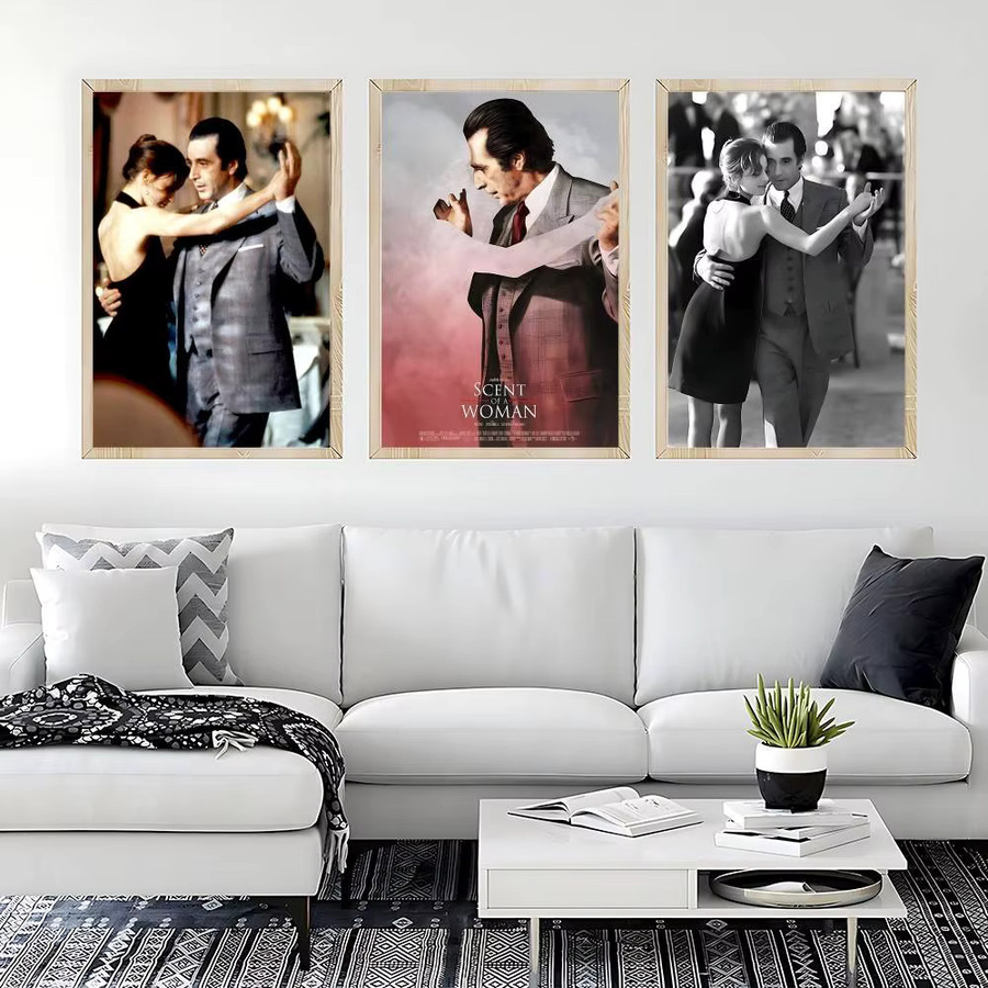 Modernes Leinwandposter Duft einer Frau Abstract Portrait Wandkunst in Mehrfarben von 52TOYS - Bild 2