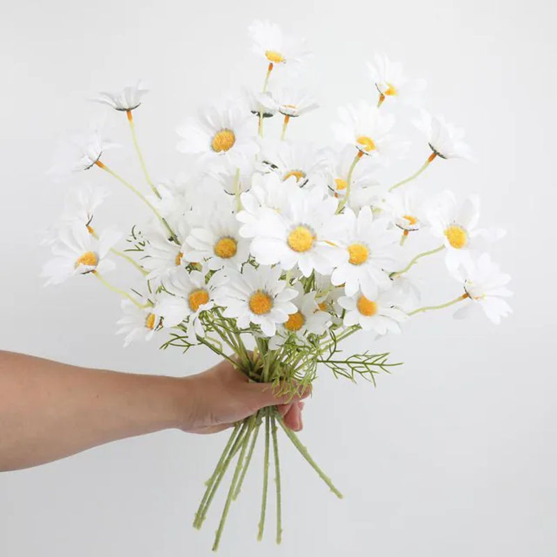 Mango Event Künstlicher Chrysanthemen-Strauß mit 5 Köpfen in Weiß für Hochzeit und Dekoration - Bild 1