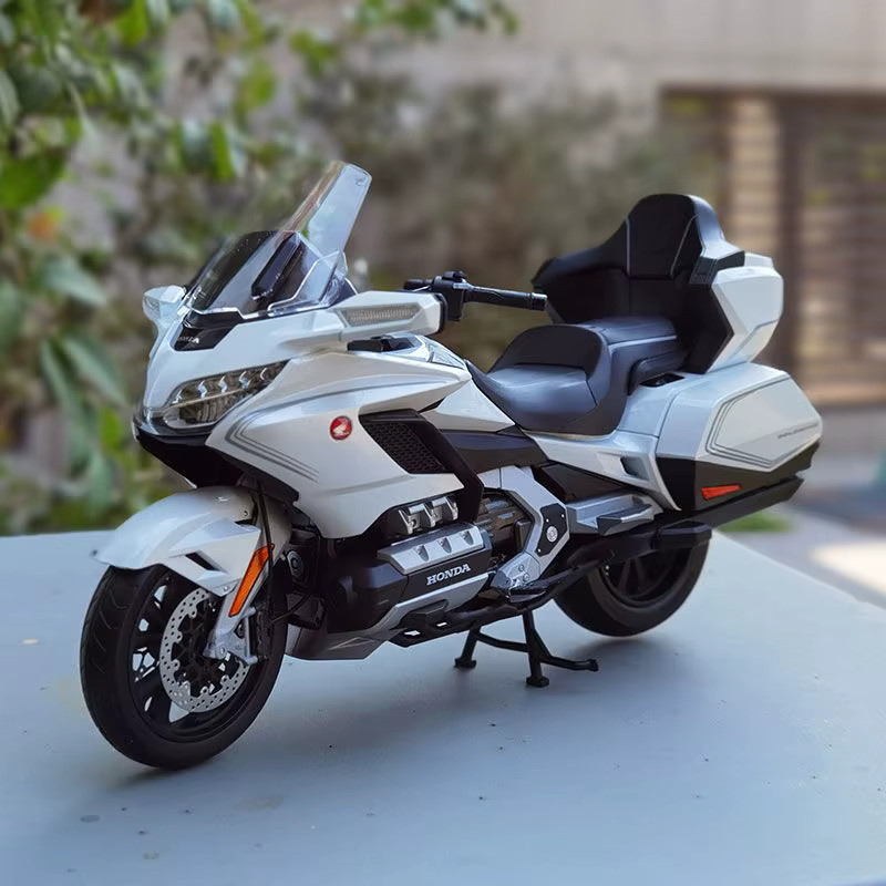 Honda Gold Wing GL800 2021, Motorrad Modell Fahrzeug, 1:11, mit Sound und Licht - Bild 2