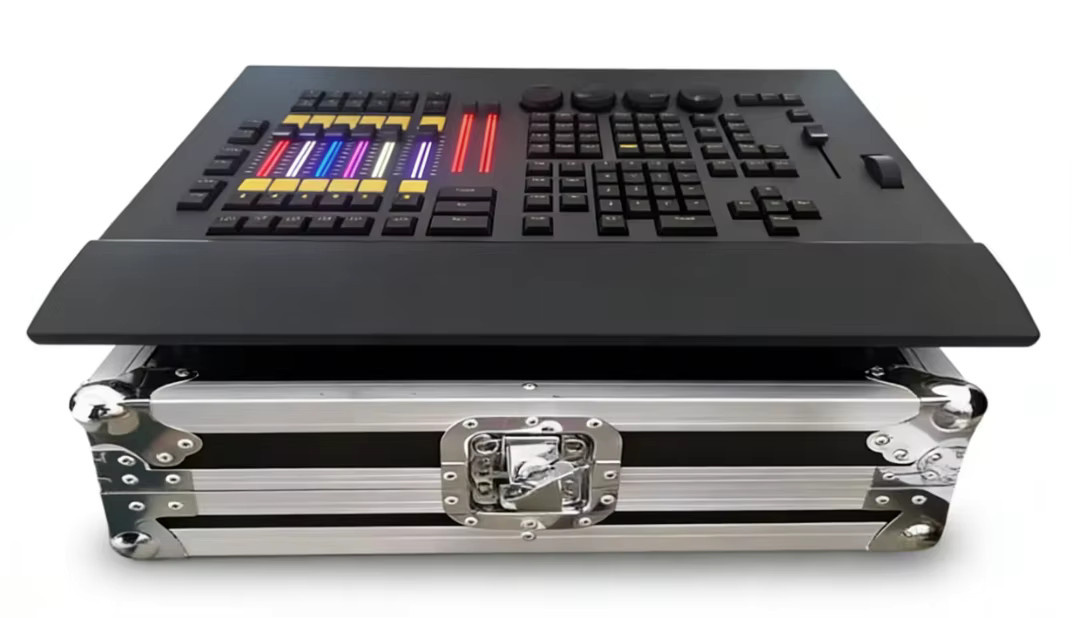 Black Horse Wing Professioneller DMxs12 Beleuchtungscontroller Laptop-Bühnenkonsole mit Flightcase in Schwarz - Bild 5