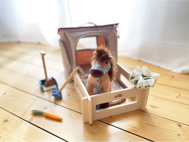 Small Foot Spielset Pferd mit Stall und Zubehör in der Tasche, ab 2 Jahre - Bild 1