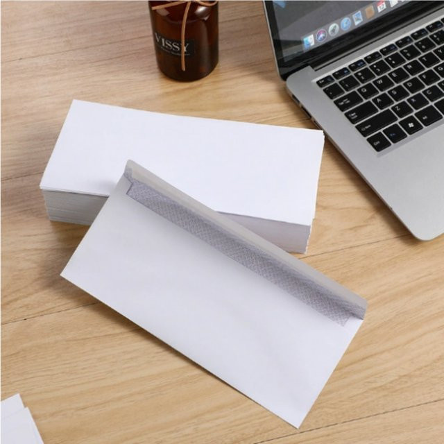 Weiße Briefumschläge ohne Fenster aus Papier mit selbstklebender Verschlussfunktion für A4-Dokumente und Rechnungen - Bild 1