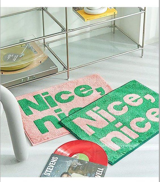 VIKAMA Ästhetischer Buchstaben-Teppich als weiche Bodenmatte für Wohnzimmer, Schlafzimmer und Sofa - Bild 1