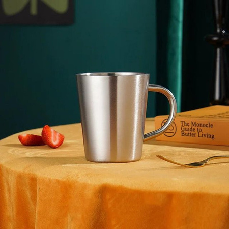 Bestbags Thermo-Edelstahl-Becher mit Griff, doppelschichtiger Kaffee- und Bierkrug in Braun, 300 ml
