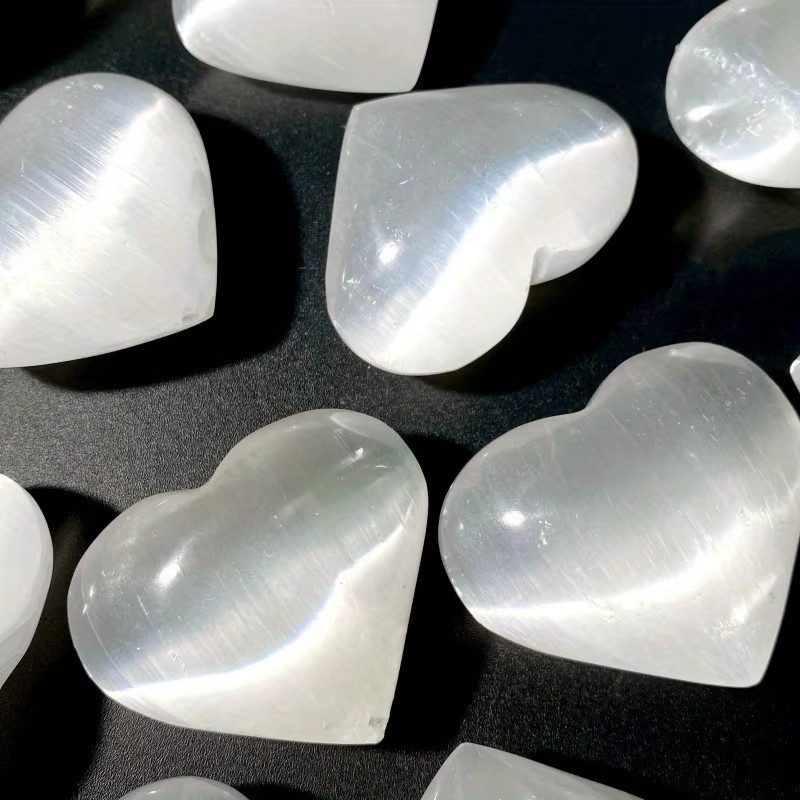 CrystalHola Selenit-Herzkristall in Weiß, natürlicher milchiger Stein für deine Heimdekoration - Bild 5