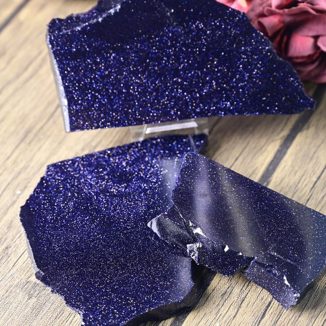 CrystalHola Sandstein-Steinscheibe in Marineblau mit glitzernder Textur, unregelmäßige Deko-Steine für die Tischdekoration, 50–300 g - Bild 1
