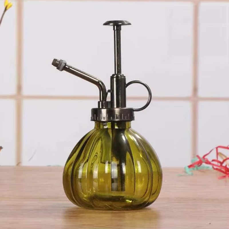 HOCOSHINE Glas Sprühflasche im Vintage-Design als Retro-Pflanzensprüher in Bronze mit langem Auslauf - Bild 2