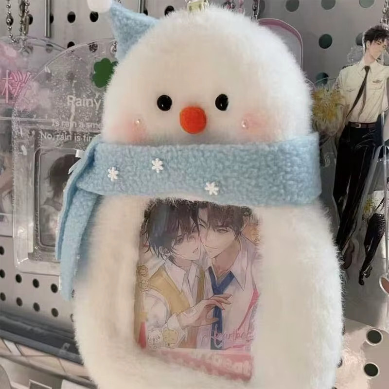GJCUTE Plüsch-Kartenhalter Schneemann in Weiß als süßer Memo-Holder für Fotokarten und Ausweise - Bild 3