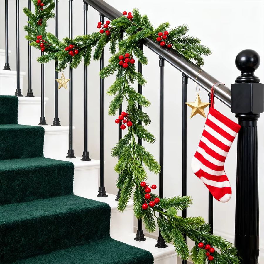 Kmitang Weihnachtsrebe Wandbehang mit roten Früchten und Kiefernnadeln, Farbe: Rot/Grün, Höhe: 175 cm - Bild 2