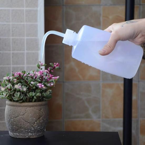Yousheng Squeeze Gießflasche aus Kunststoff mit Skala und langer gebogener Düse, transparent, 1000 ml - Bild 9