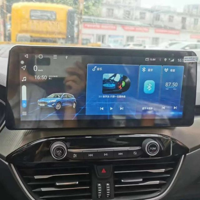 Jetalon Android 14 Carplay Navigations-Multimedia-System für Ford Focus mit 12,3 Zoll IPS Bildschirm in Schwarz - Bild 1