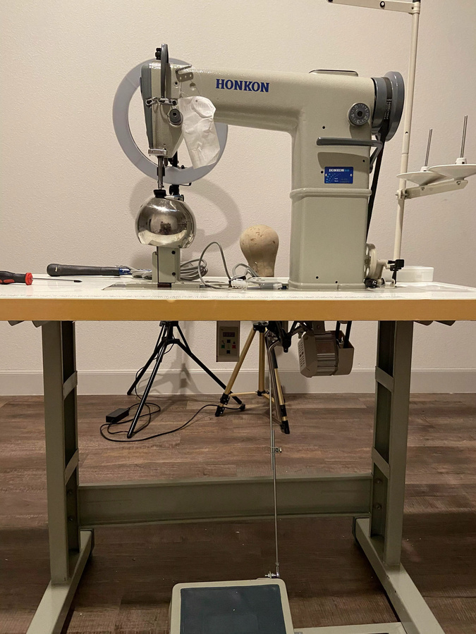 XMSJ Professionelle Perückenherstellungsmaschine Industrielle Post-Bed-Nähmaschine für Haartressen in Weiß - Bild 3