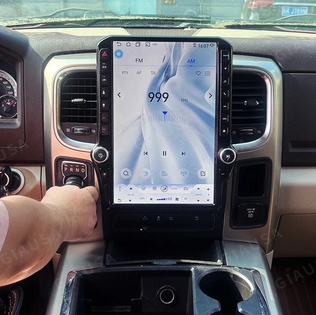 YANFU Android 14 Navigationssystem für Dodge RAM 1500 2500 3500 (2013-2018) mit vertikalem Display, kabellosem CarPlay, GPS und automatischer Klimasteuerung in Schwarz - Bild 1