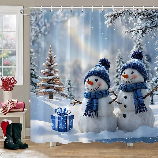 Weihnachts-Duschvorhang mit Schneemann und Weihnachtsbaum aus Polyester in Grau, B x H: 90 x 180 cm - Bild 1