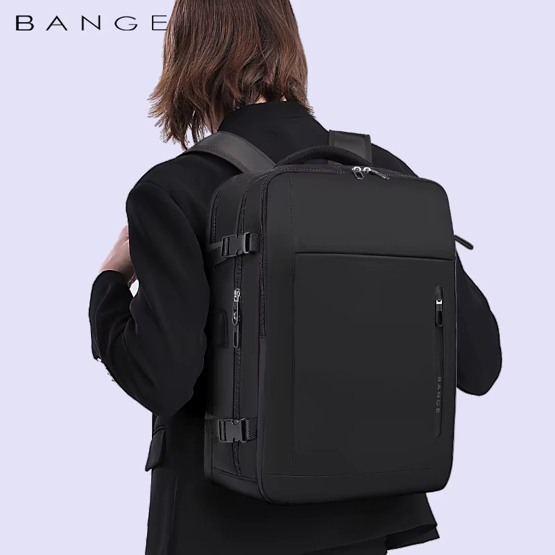 BANGE Wasserfester Herren-Rucksack für 15,6 Zoll Laptops mit USB-C-Anschluss und Trennfach für Nass und Trocken in Schwarz - Bild 6