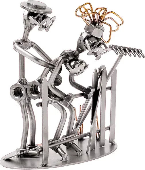 Schraubenmännchen Paar bei der Liebe am Zaun von Hinz & Kunst in Silber aus Metall - Bild 1