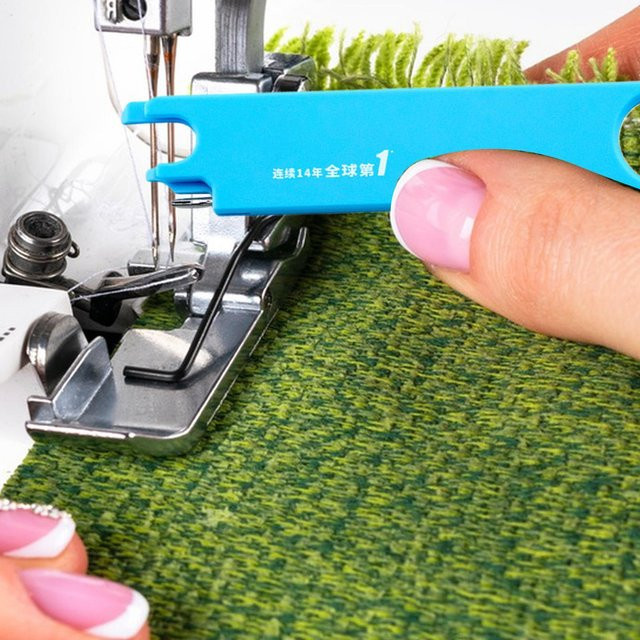 Multifunktionale Näh-Einfädelhilfe mit magnetischer Adsorption und Anti-Verwicklungs-Funktion in Blau - Bild 1