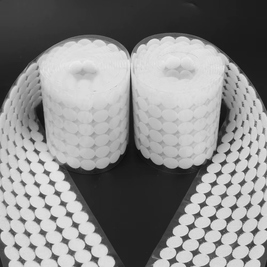 Doppelseitiges Befestigungsband mit Haken und gepunkteten Vorhangscheiben in Weiß, 1000 bis 5000 Paar, Maße: 20 x 15 mm - Bild 3