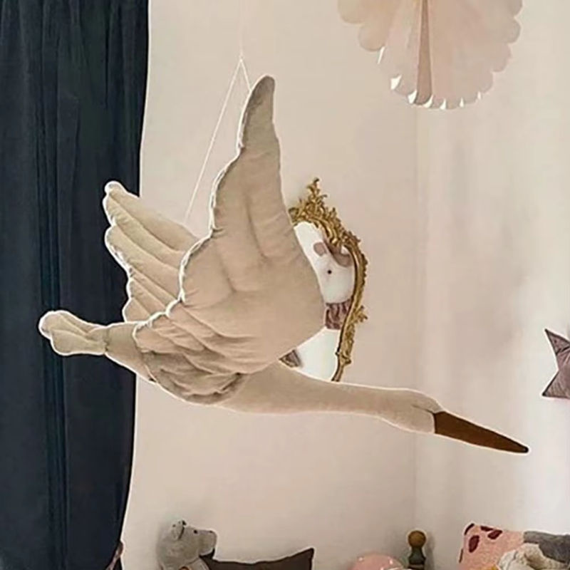 Hängender Cartoon-Schwan als Stofftier für das Babyzimmer in Weiß und Braun - Bild 2