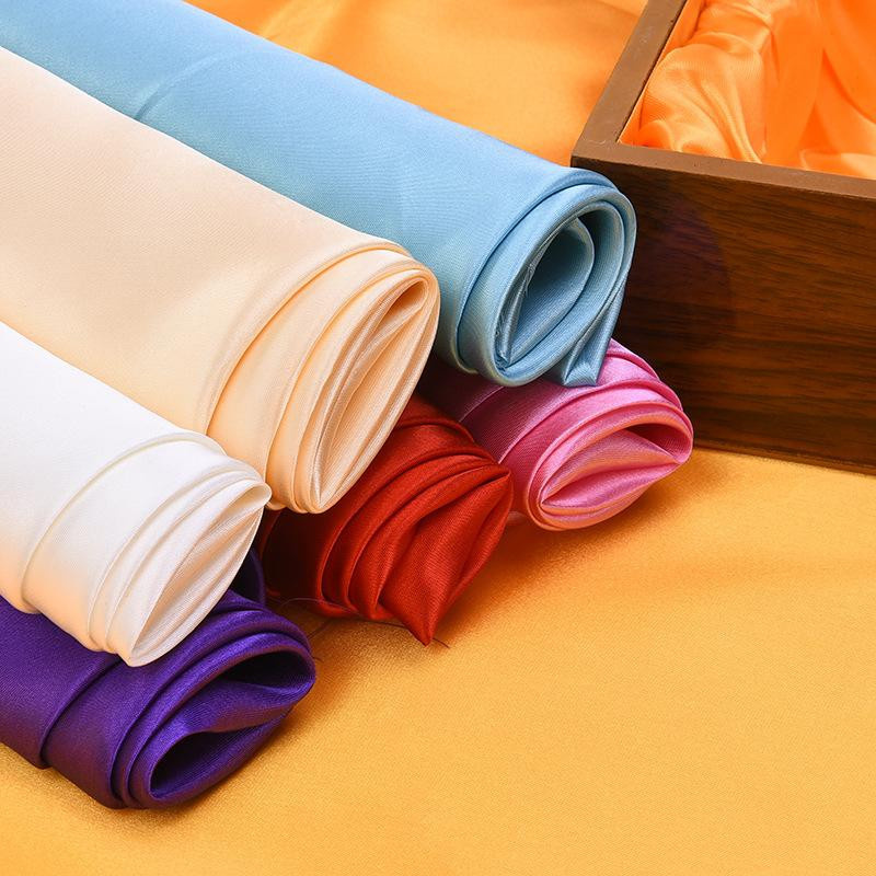 Satin Stoff Meterware in Dunkelgrün, Glänzender Luxus Metallic Stoff für Polsterfutter, Vorhänge und DIY-Bastelarbeiten, Breite: 145 cm - Bild 6