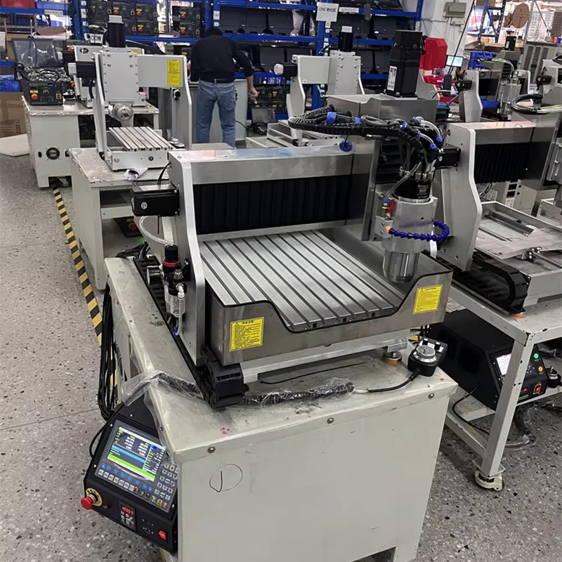 LYBGACNC LY 6040-ATC CNC Gravur Schnitzmaschine mit 2,2 kW Spindel, 5 Stück Werkzeugmagazin und Handrad - Bild 2