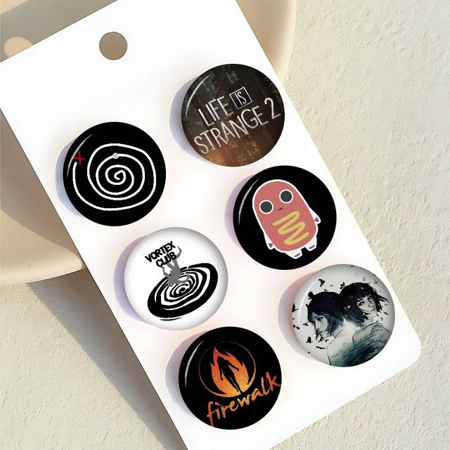 Anstecknadel Kayou, L-Life is Strange, Unisex - Bild 1