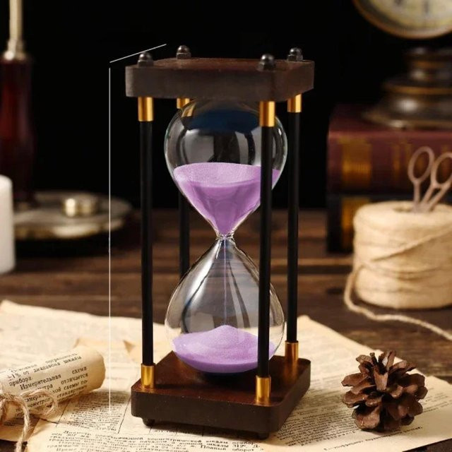 Dekorative Sanduhr aus Holz in Violett für Büro und Zuhause mit 30 oder 60 Minuten Timer - Bild 1