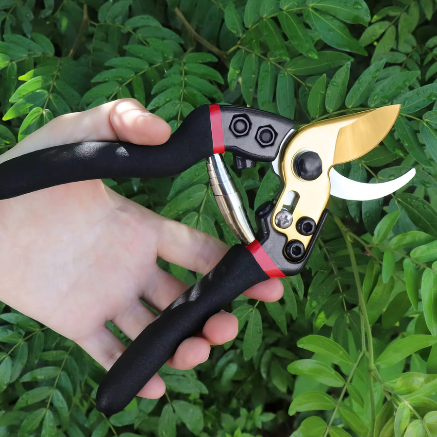 PLYS Profi-Gartenschere aus Titan und SK-5 Stahl in Schwarz, 7,7 Zoll Bypass-Gartenschere mit rutschfesten Griffen - Bild 2