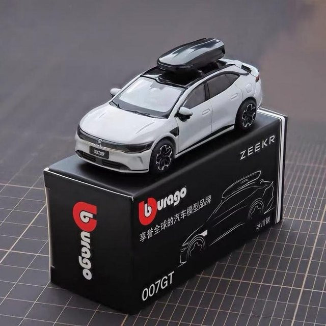 Bburago Zeekr 007Gt, Modellauto, 1:64, Metall, ab 18 Jahren - Bild 1