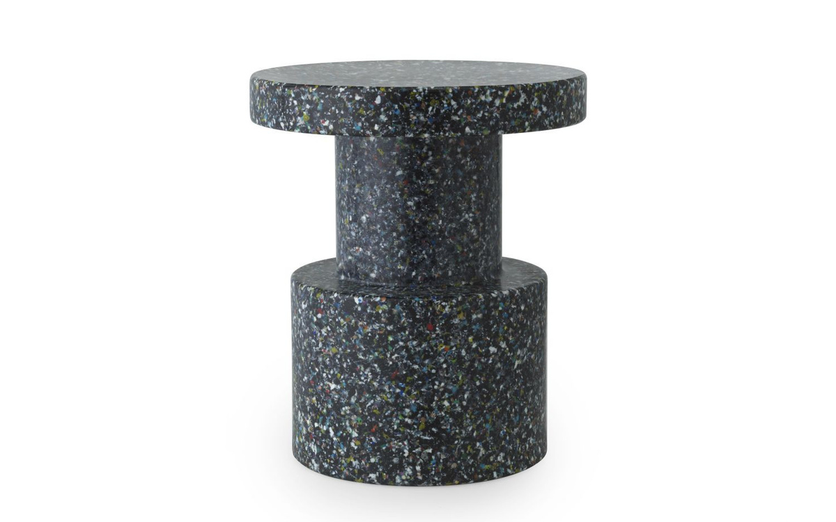 Normann Copenhagen Bit Stool Hocker aus recyceltem Kunststoff in Schwarz gepunktet mit skandinavischem Design - Bild 3