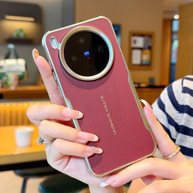 Magnetische PU-Leder Schutzhülle für Vivo X300 und X300 Pro mit silbernem Rahmen und Stoßstangenabdeckung für das Objektiv - Bild 1