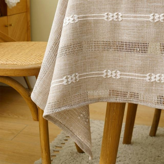 A Family Of Home Textiles Tischdecke aus Baumwolle und Leinenimitat mit Streifenmuster in Beige, rechteckig, B/T: 135 x 135 cm - Bild 1